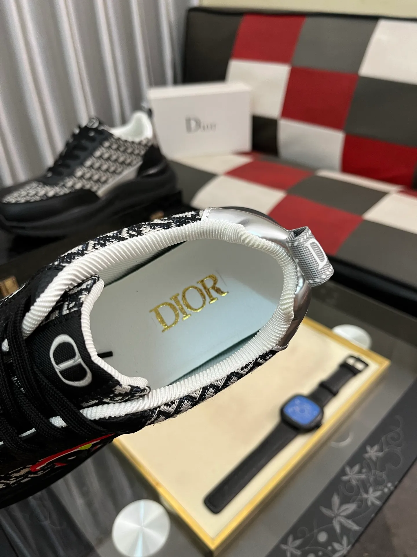 Men's Men's Shoes💰458⌚️⌚️Dior unique modern style sneakers. Counter purchasing 🏃casual leather shoes😍😍 original cowhide leather imported from Italy (refuses to discolor and grind feet) soles: original soles specially provided by the original factory, super cool😍 lace up and walk with wind👍 style design ⚠️ super comfortable and wear-resistant original soles. Just like shooting the real thing 🎬The real thing is better Code number: 38-445⃣️Colors available